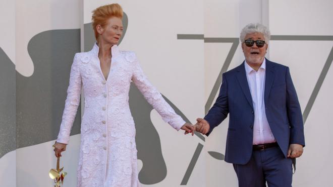 Tilda Swinton y Pedro Almodóvar, se hicieron con todo el protagonismo