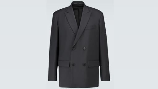 Americana oversize de doble abotonadura, de Valentino (1415€)