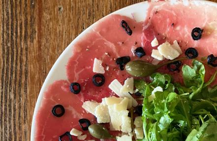 El carpaccio con queso Grana Padano DOP de Murillo Café.