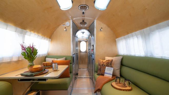 Interior del modelo Bowlus Endless Highways Performance Edition