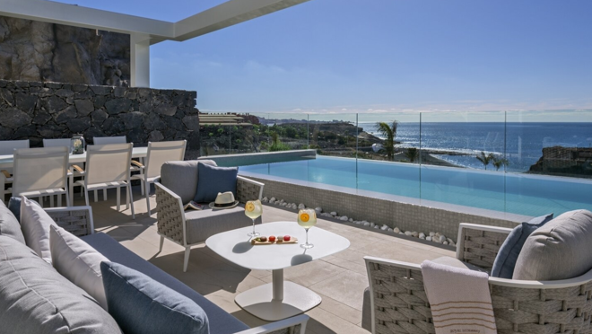 Así son las terrazas del Royal Hideaway Corales Suites, el complejo para familias