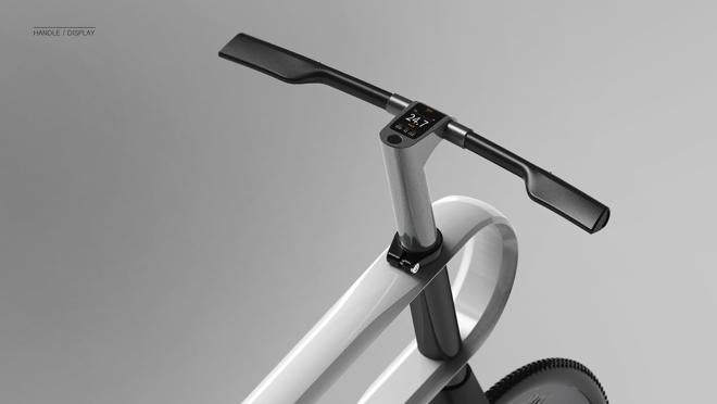 El manillar con forma ergonómica no lleva frenos