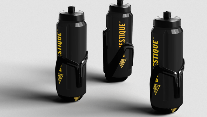 La batería de este bicicleta tiene forma de botella de agua