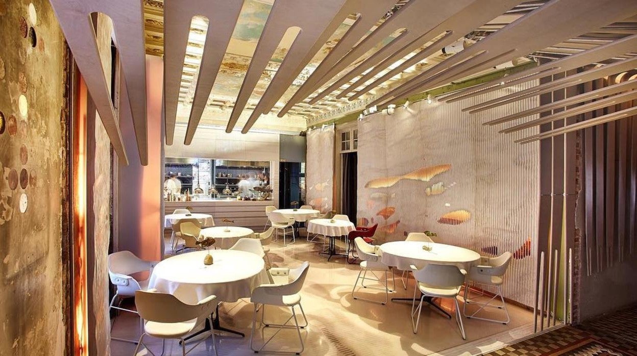 Sala del restaurante Alkimia en Barcelona