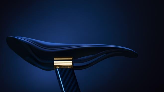 El sillín cuenta con una abrazadera mecanizada