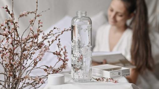 Con el lanzamiento de Shiro se incorporan también una colección de botellas y utiles para beber inspirados en Japón