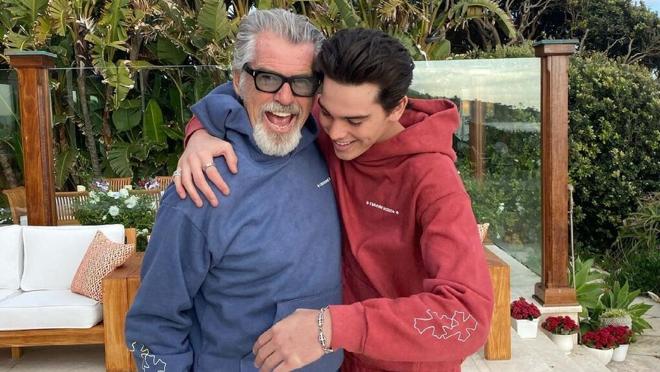 El chándal que ha unido a Pierce Brosnan y su hijo con el cantante Drake