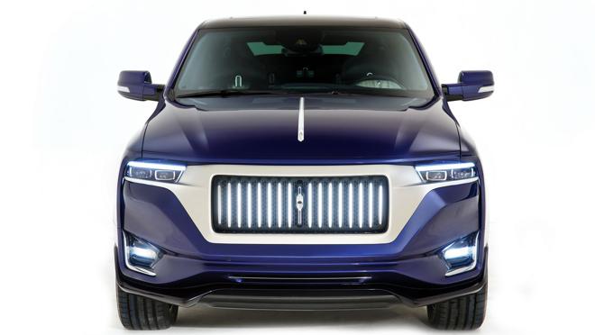 El frente de este vehículo está inspirado en los Rolls-Royce