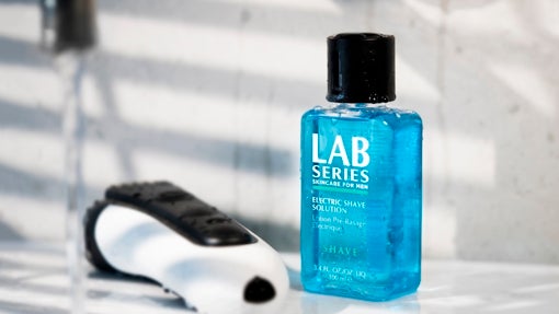 Lab Series Skincare for men ofrece productos para el afeitado, así como cuidado facial y corporal.