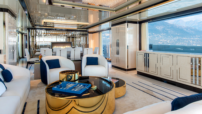 La embarcación dispone de cinco cabinas de puro lujo