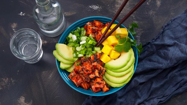 Poke Bowl: de dónde viene, cómo preparardo y dónde tomar los mejores de Madrid