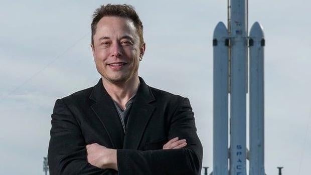 A subasta por 6.900 euros un examen universitario corregido por Elon Musk