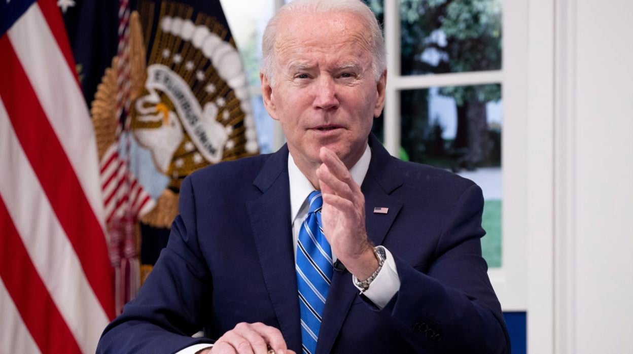 Joe Biden comparte reloj con James Bond