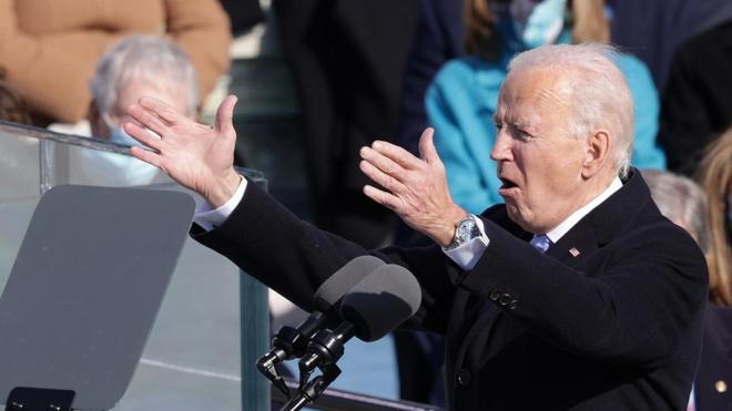 Biden con reloj de Rolex durante el día de su investidura como Presidente