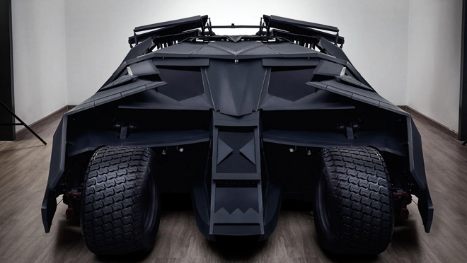 Este modelo es una réplica del Tumbler de la trilogía Dark Knight de Christopher Nolan