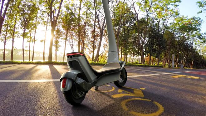 Este patinete ofrece una autonomía de unos 100 kilómetros