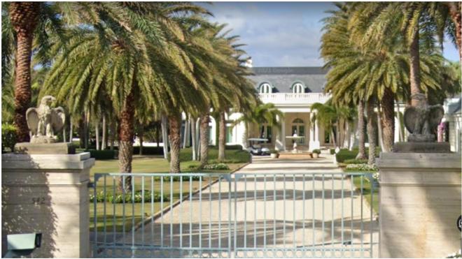 Así es la entrada de la mansión