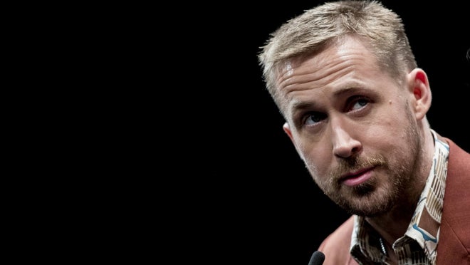 Ryan Gosling se sometió a una rinoplastia hace años, consiguiendo un resultado muy natural.