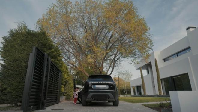 La casa tiene aires minimalistas