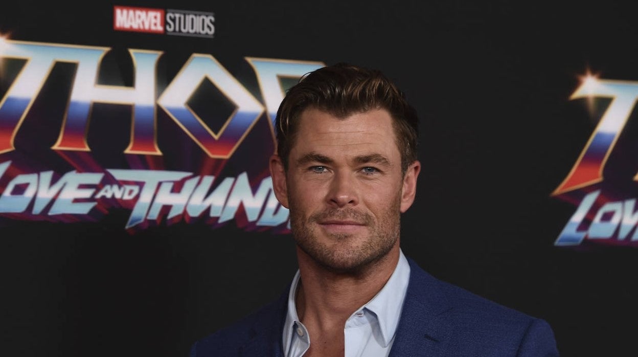 Chris Hemsworth anima a sus seguidores a trabajar los pectorales con una rutina de 4 ejercicios.