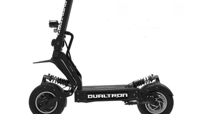 El modelo base es un Dualtron X2 de Minimotors