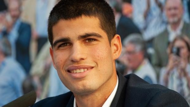 El estilo de Carlos Alcaraz y las prendas de su armario que marcan la diferencia