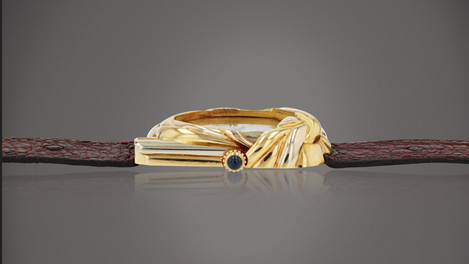 La caja está fabricada en una combinación de oro blanco, amarillo y rosa