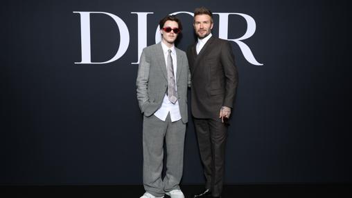 Los Beckham en el desfile de Dior