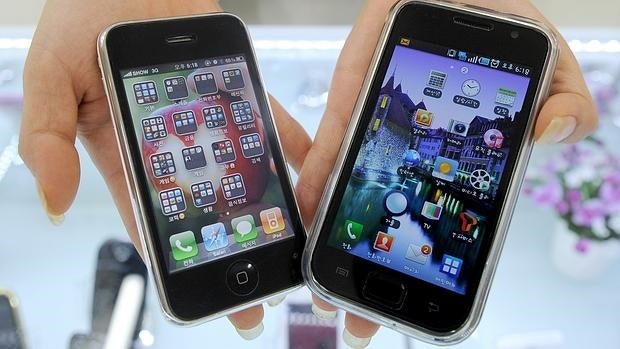 Imagen de Galaxy S y un iPhone 3G