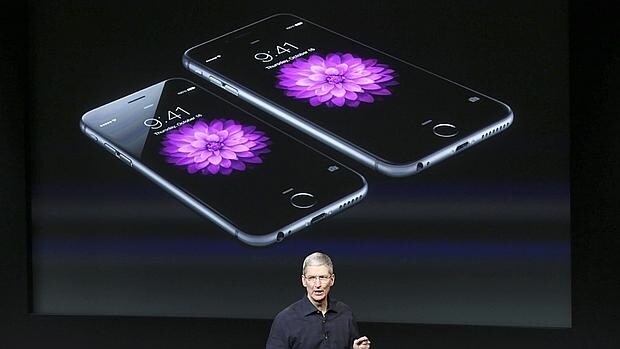 Tim Cook, consejero delegado de Apple, durante la presentación de los iPhone 6