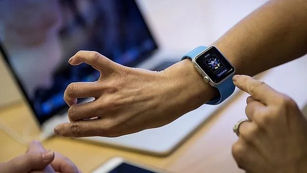 Apple Watch cumple su primer año bajo un paraguas de incertidumbre