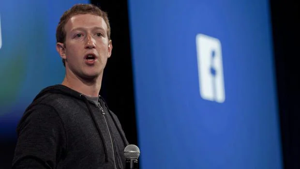 Mark Zuckerberg, fundador de Facebook, durante una internvención