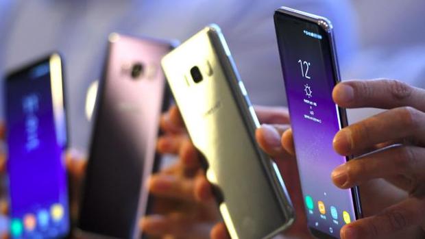 Detalle del nuevo Galaxy S8, de Samsung, que llega esta semana a las tiendas españolas