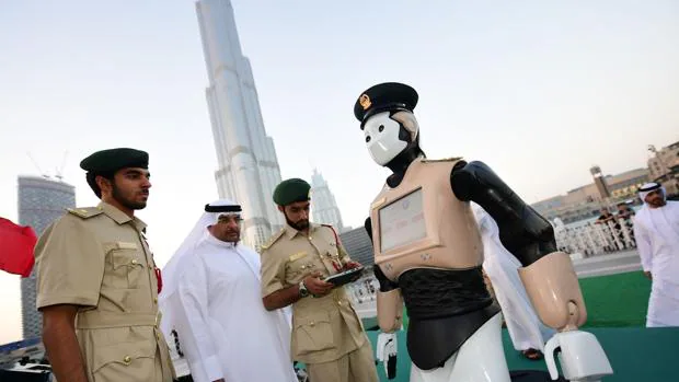 Dubai tiene su primer robot policía