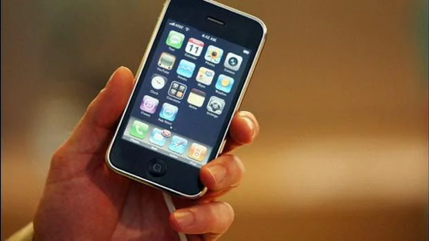 Detalle del iPhone 3G, un modelo ya discontinuado lanzado en 2008