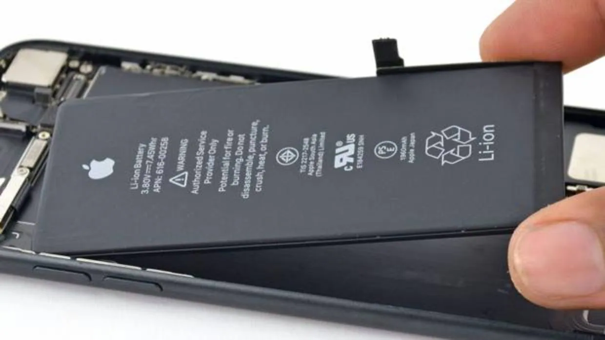 DEtalle de una batería de un iPhone