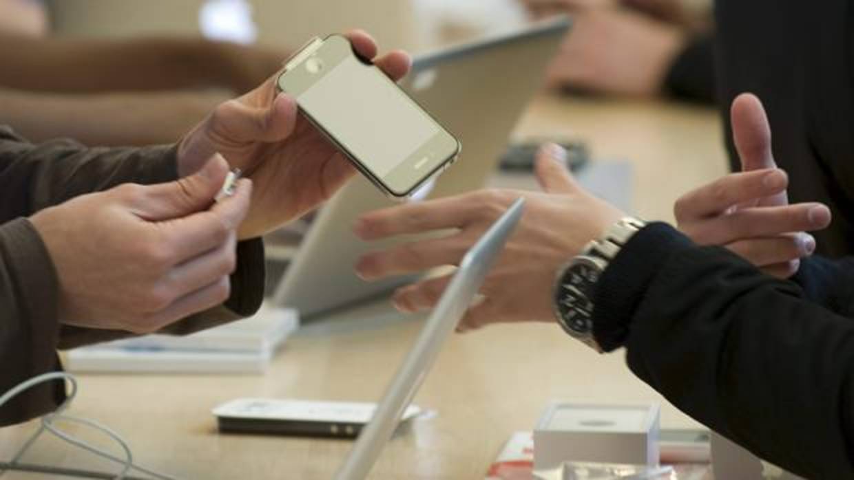 Apple suma demandas con la ralentización de las baterías de sus dispositivos