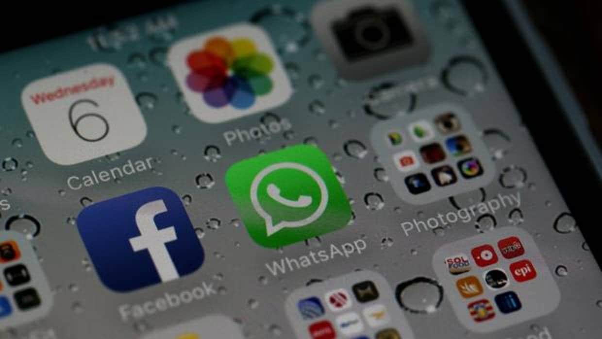 Cuidado con lo que grabas: llega la primera multa por difundir por WhatsApp imágenes de un policía