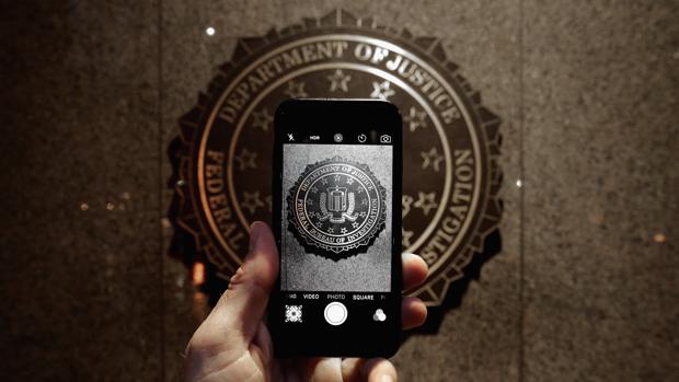 El FBI infló la «amenaza» de los sistemas de encriptación de los teléfonos móviles