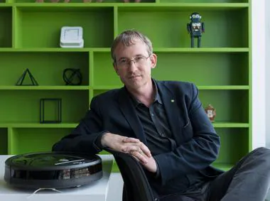 Colin Angle, fundador de iRobot, empresa detrás de los aspiradores robot