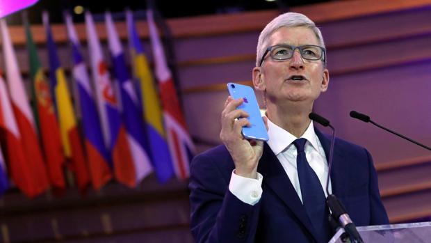 Tim Cook defiende el RGPD europeo pero califica de «basura política» los impuestos de la CE