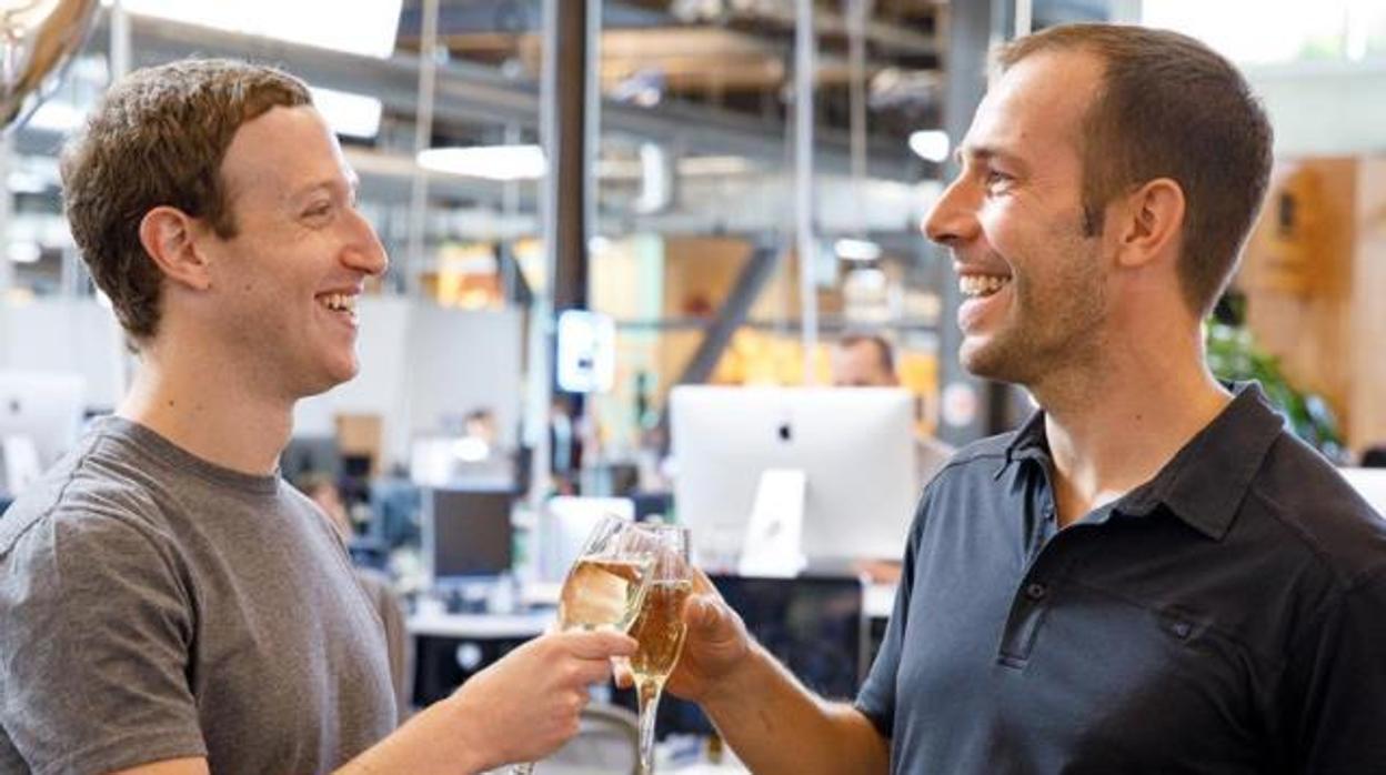 Mark Zuckerberg, fundador de Facebook y el español Javier Oliván