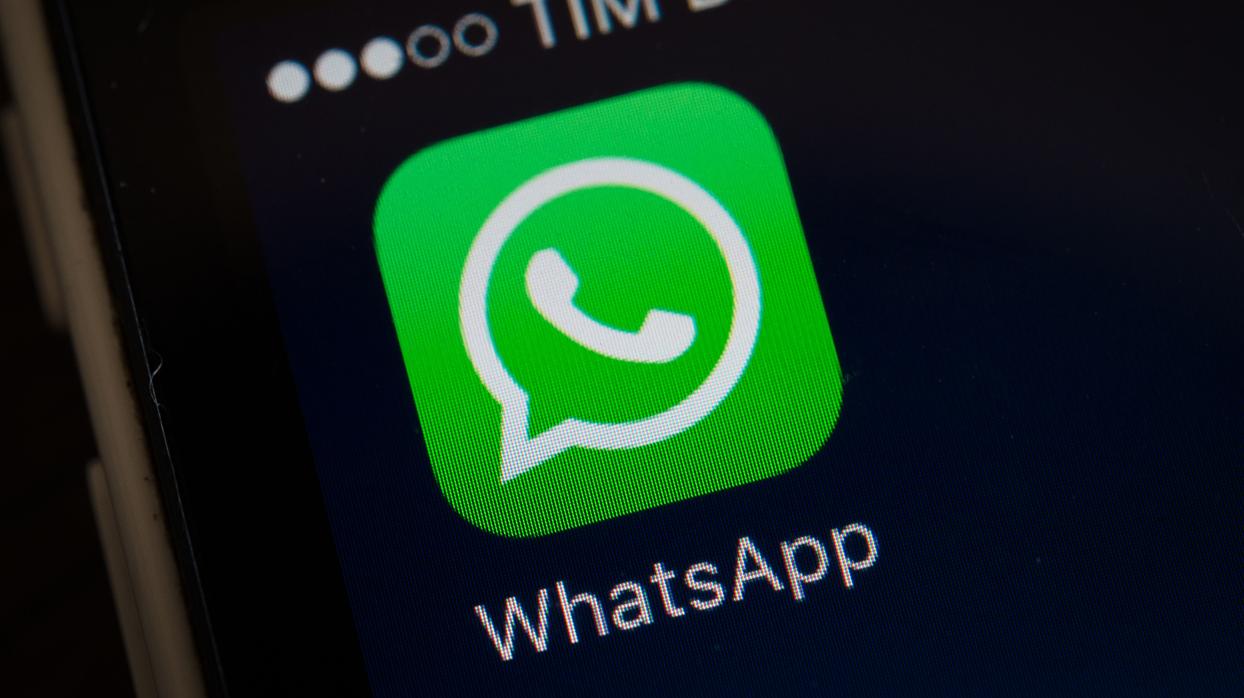 Así quiere acabar WhatsApp con el spam y los bulos: limitando el reenvío de mensajes a cinco chats