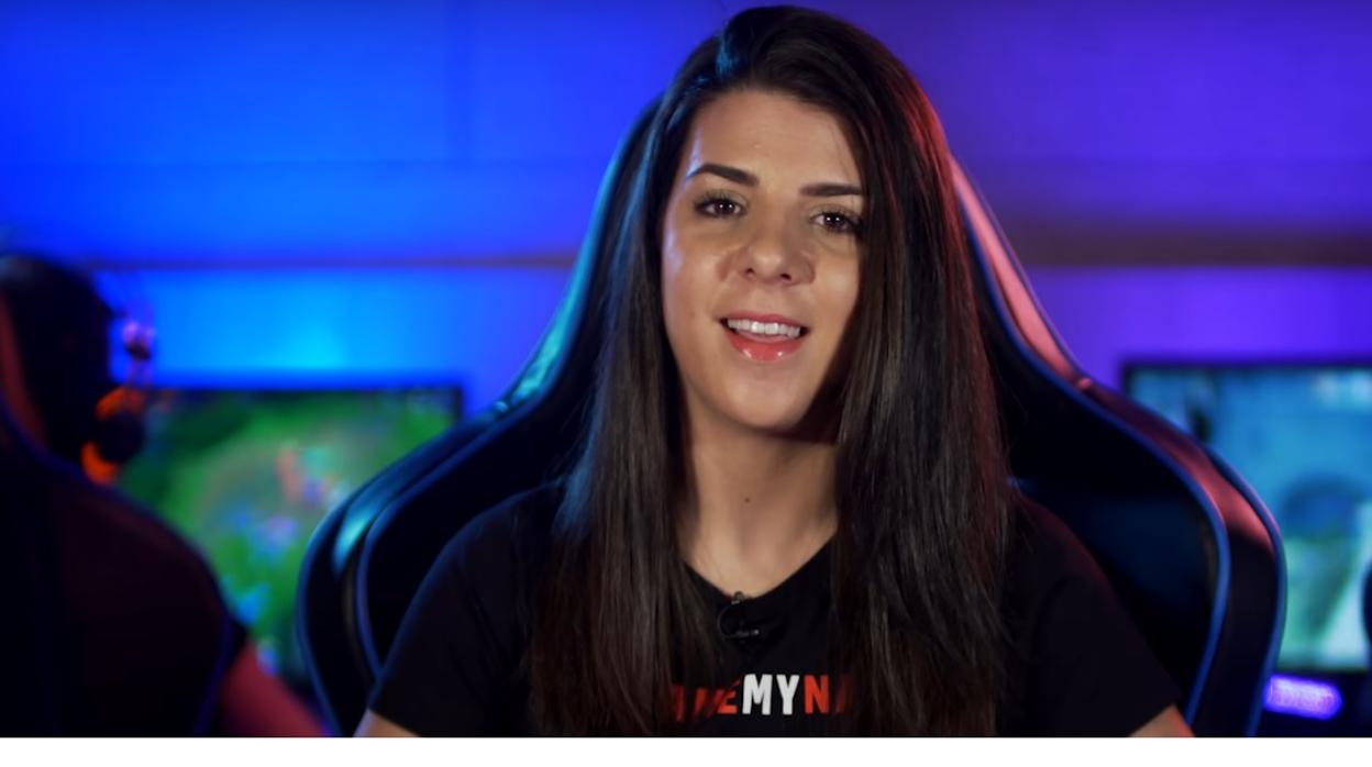 Aída García «Aidy», jugadora profesional, en una campaña de Movistar contra el machismo en los videojuegos