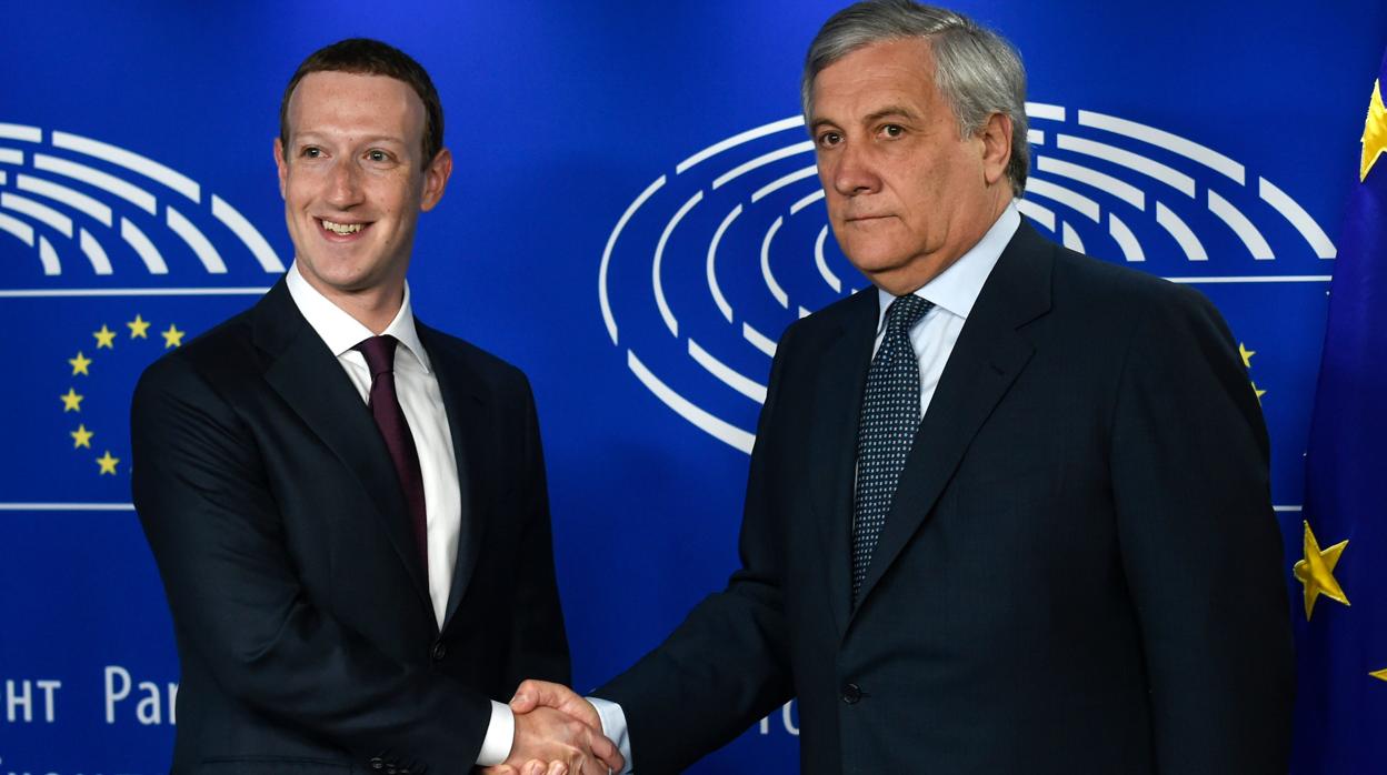 Imagen de archivo de Mark Zuckerberg con Antonio Tajani, Presidente del Parlamento Europeo