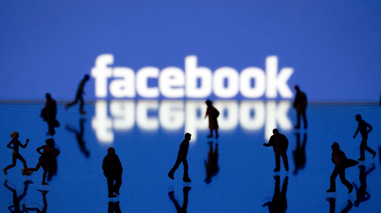 Facebook pasa datos sobre la «solvencia de los usuarios» a las teleoperadoras