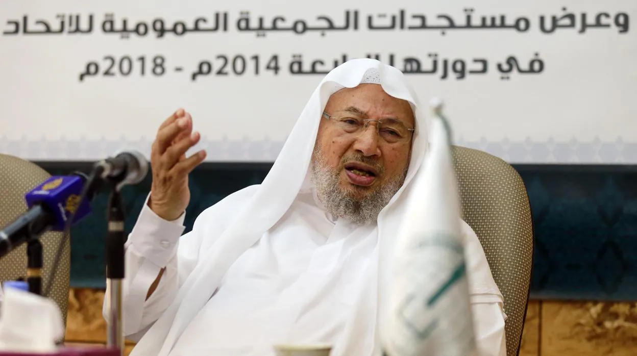 Al-Qaradawi, en 2014, hablando en Doha