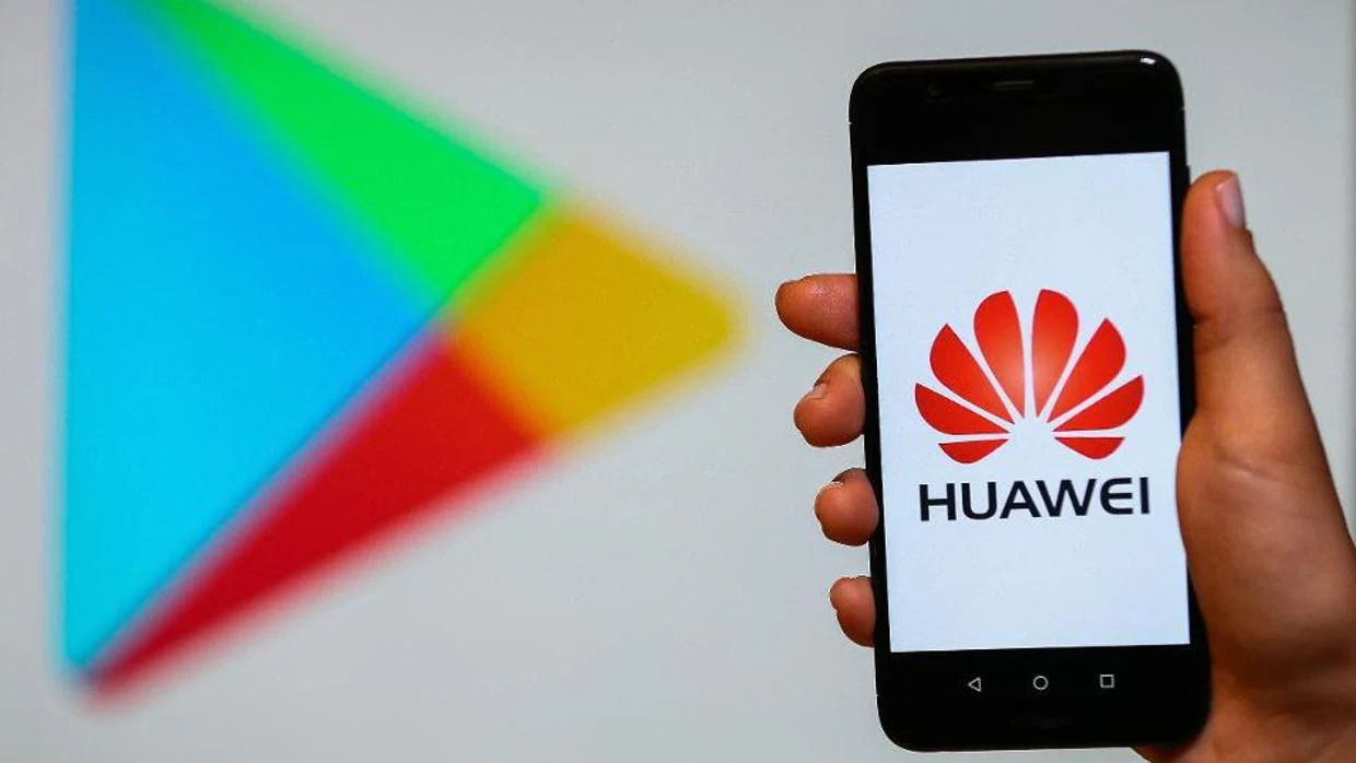 Google rebaja la euforia a Huawei: le prohíbe usar Android y sus apps en su próximo móvil, el Mate 30