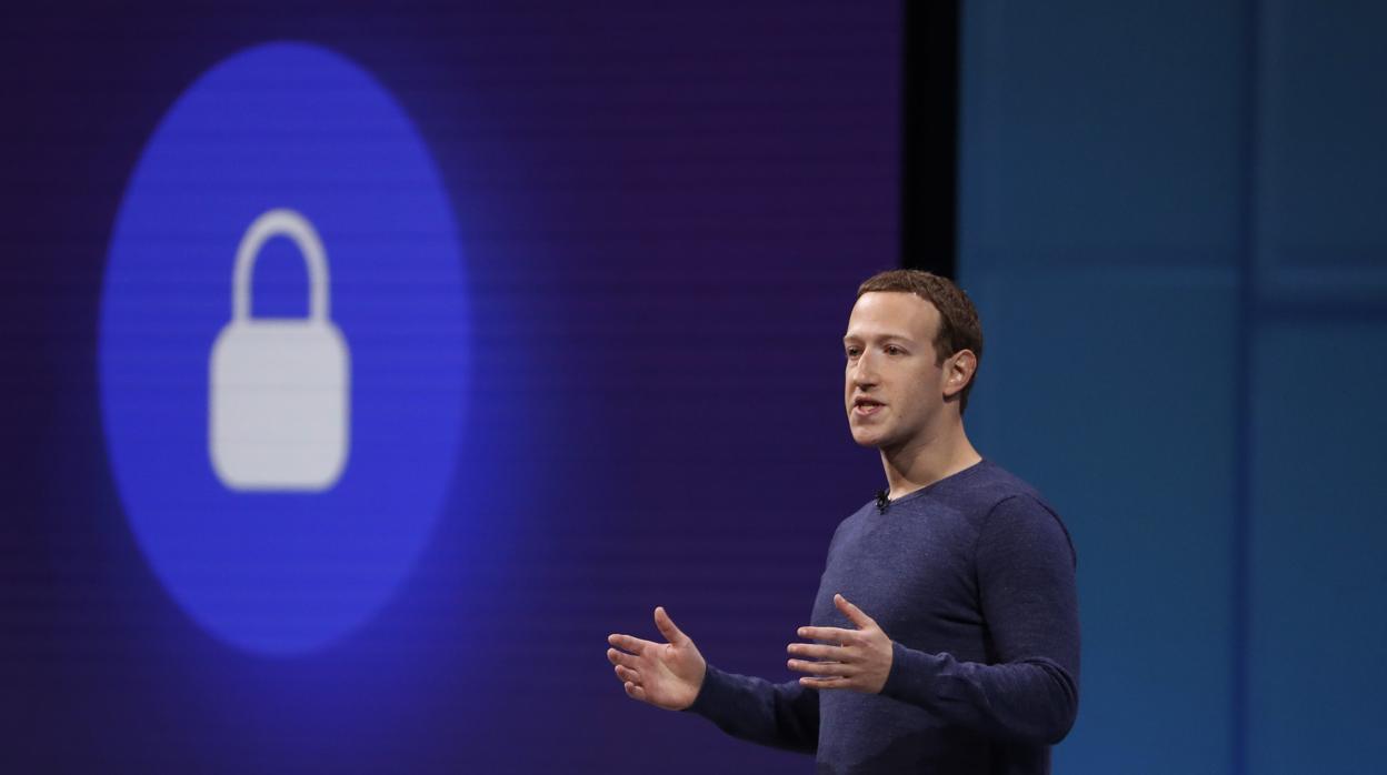 Mark Zuckerberg, fundador de Facebook, durante una presentación