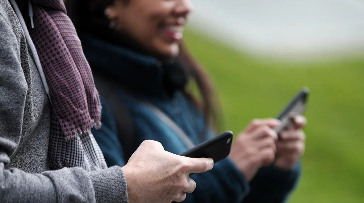 El INE insiste: no obtiene datos personales de los móviles en su polémica encuesta, solo recuentos